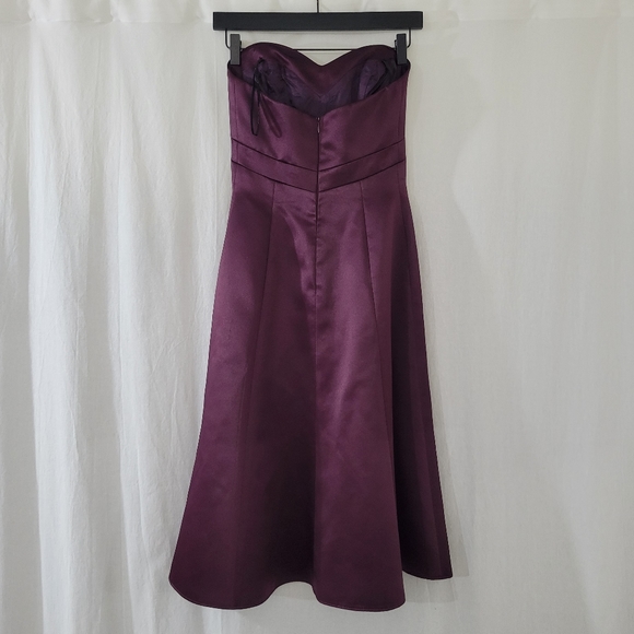 Badgley Mischka Strapless Sweetheart Neckline Bridesmaid Dress in Purple Size 2 - Picture 2 of 6